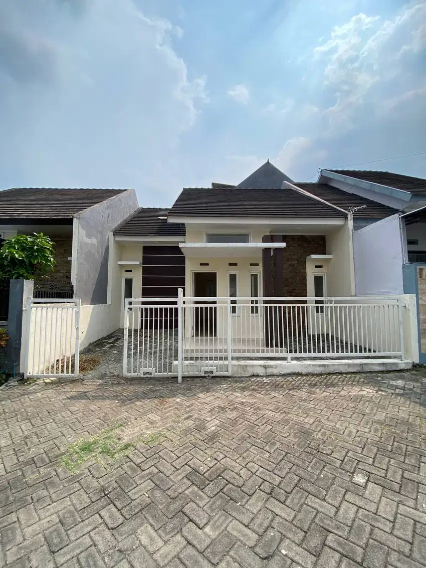 Dijual Rumah Dekat Alun-alun Siap Huni di Sukun Malang