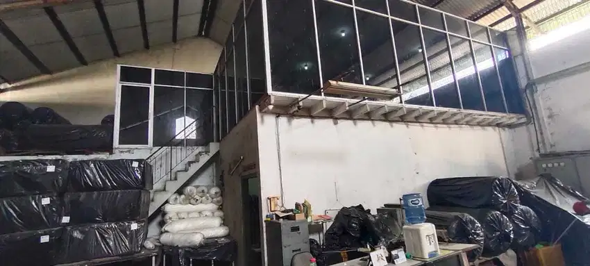 Gudang siap pakai + kantor di Sayap Caringin Bandung