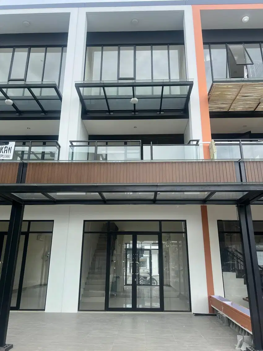 RUKO HAMPTON 3 lantai 2 MUKA strategis dekat PAPAYA GADING SERPONG