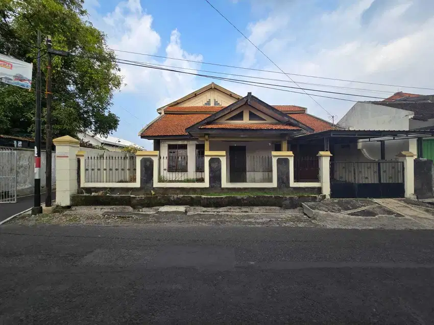 Rumah 2 lantai hitung tanah dekat widuran setabelan kepatihan solo