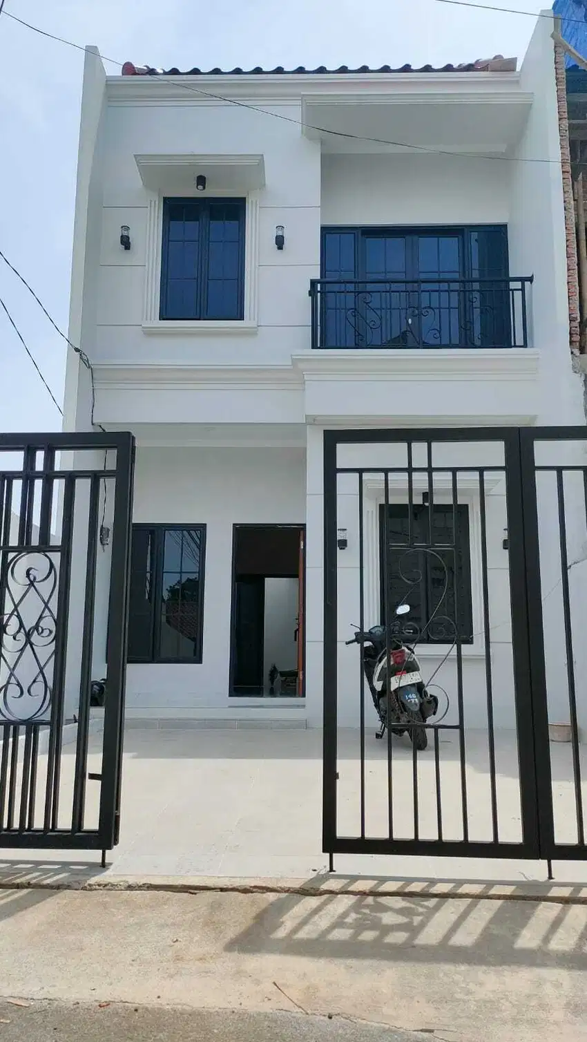 Rumah baru dijual muncul cipayung jakarta timur siap huni shm