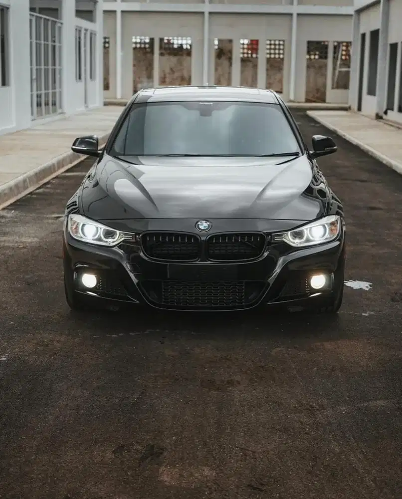 BMW 335i 2012 Bensin