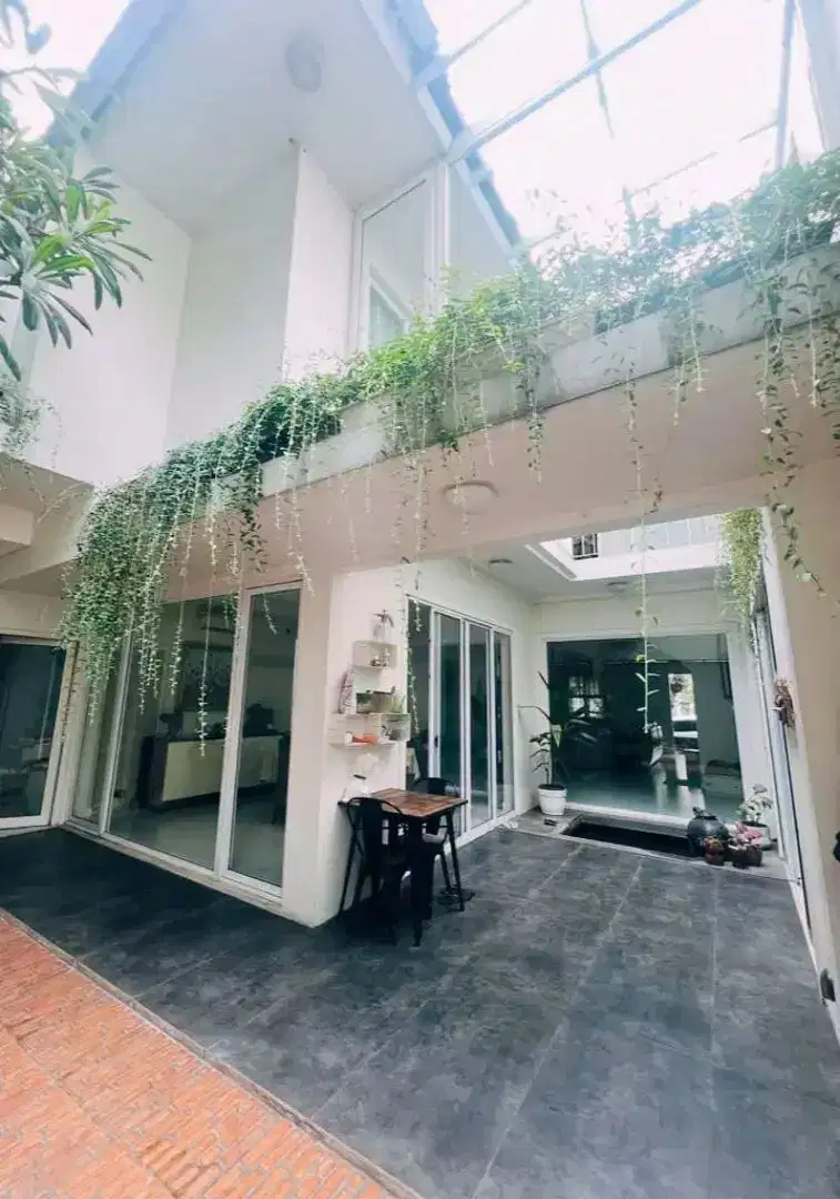 Rumah Full Furnish Siap Huni di BSD City Dekat Sekolah dan Tol