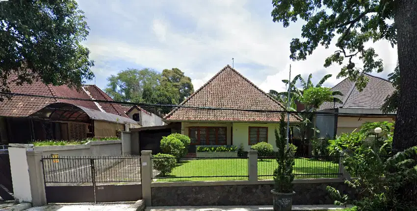 Sewa Rumah belanda sayap riau bandung