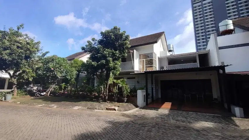 RUMAH MEWAH DEKAT DISTRICT EMERALD BINTARO JAYA