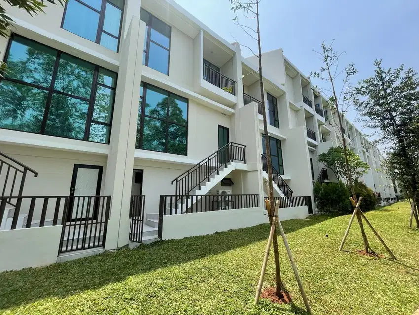 P0ndok Indah Town House brand new