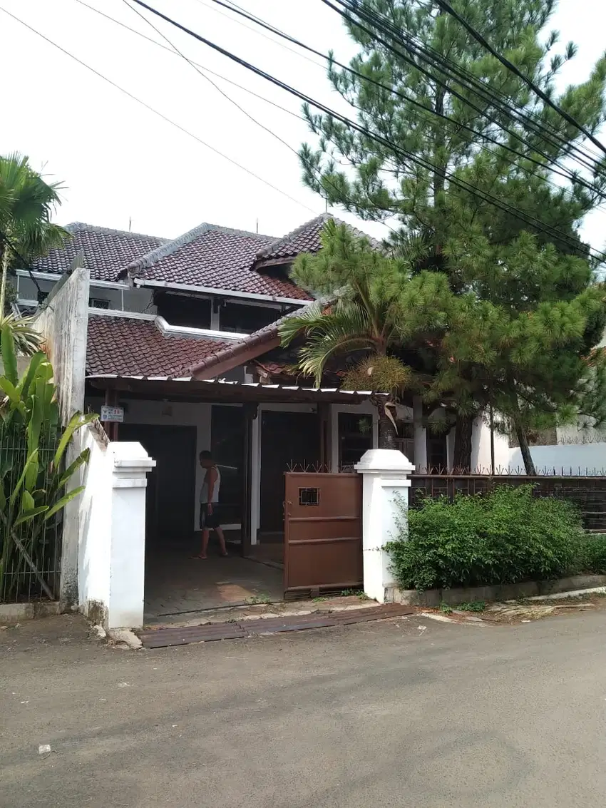 Rumah Nyaman Asri di Cirendeu dekat Lebak Bulus