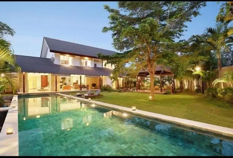 Villa Mewah Tegal Cupek Kerobokan Badung