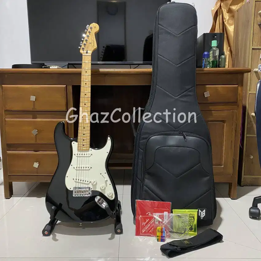 Fender Stratocaster Player Series MN Black with Gigbag NB PRO by DBM