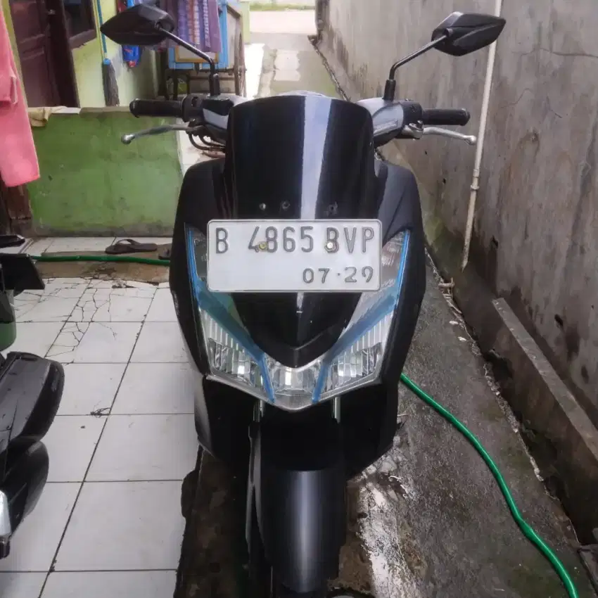 Dijual YAMAHA LEXI 2019 HITAM