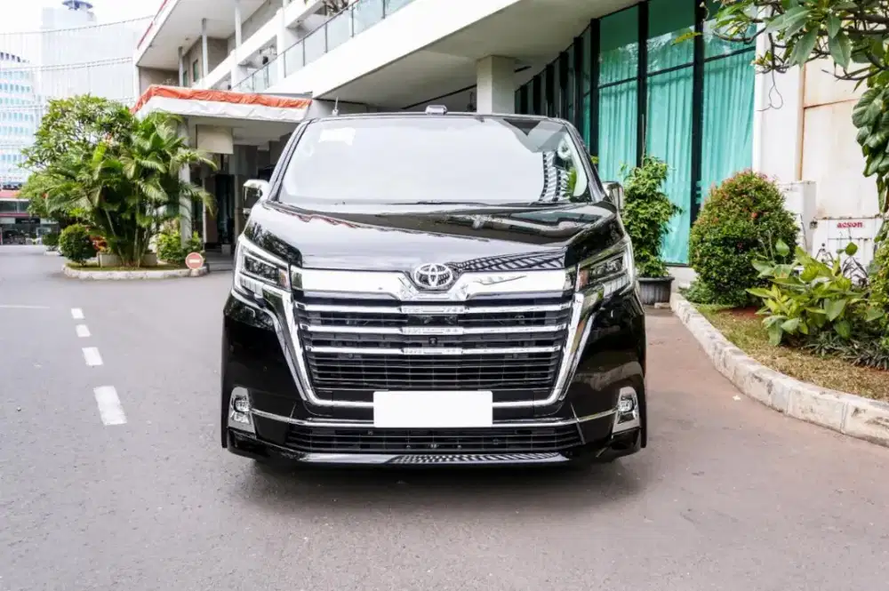 Toyota Granace 2.8 AT Diesel 9 Seater 2024 2025