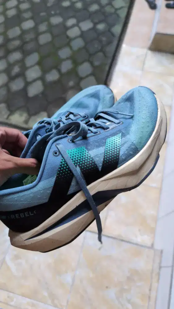 Dijual sepatu NB Rebel v4 original