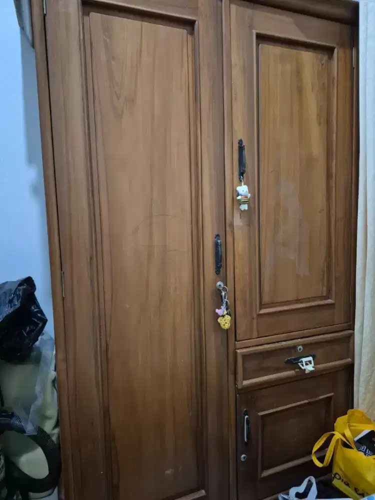 Lemari baju jati
