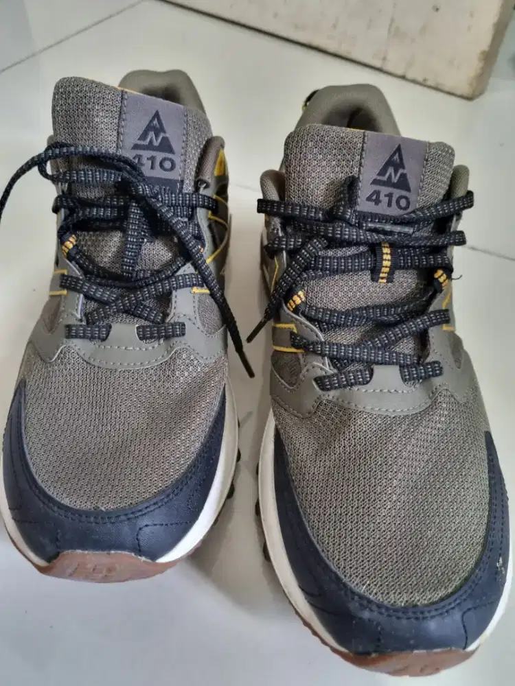 SEPATU NB TRAIL 410