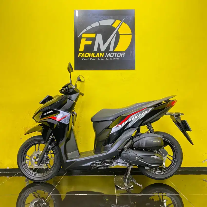 Honda Vario 125 tahun 2022 hitam pajak on full orisinil