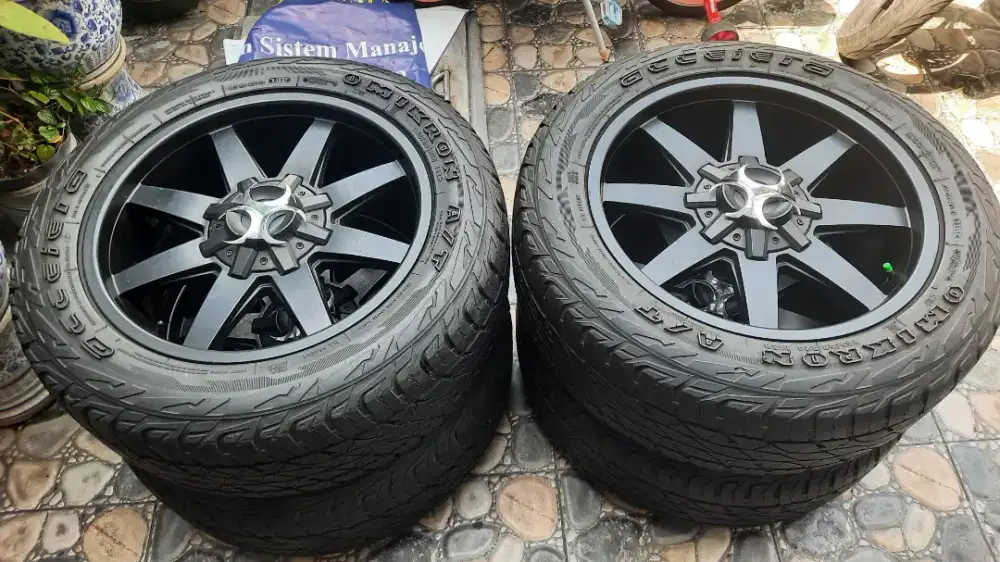 Jual 1 set ban dan velg R20 pajero fortuner