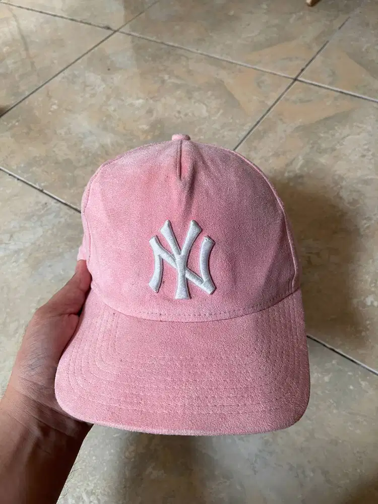 New Era NY A frame Pink white logo