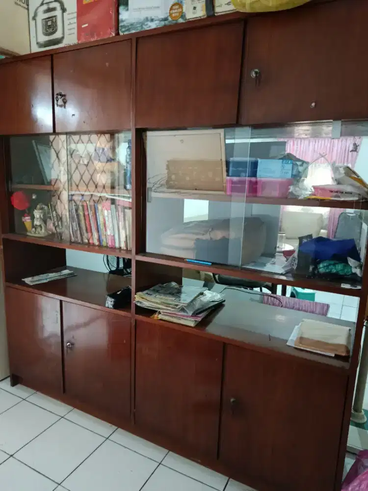 Lemari 4 pintu depan belakang