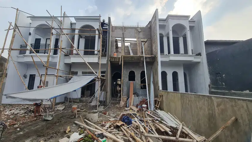 Rumah dijual Murah, Baru, 2 Lantai hanya 2KM Tol Jatiwaringin, BekasI