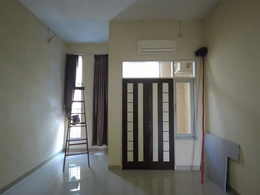 Dijual rumah di Komplek Elegance Town House ( Jl. Rakyat )