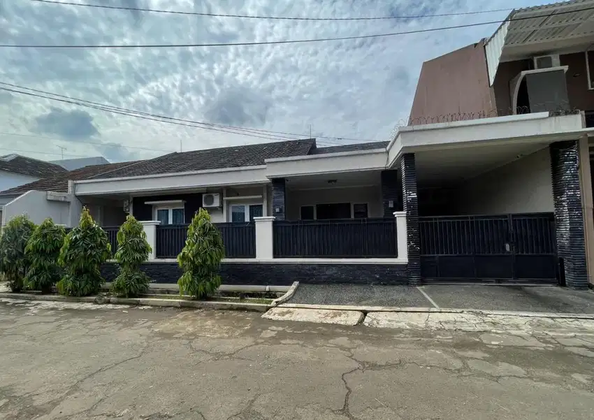 Jual cepat  rumah nyaman di jatiwaringin, pondok gede, bekasi