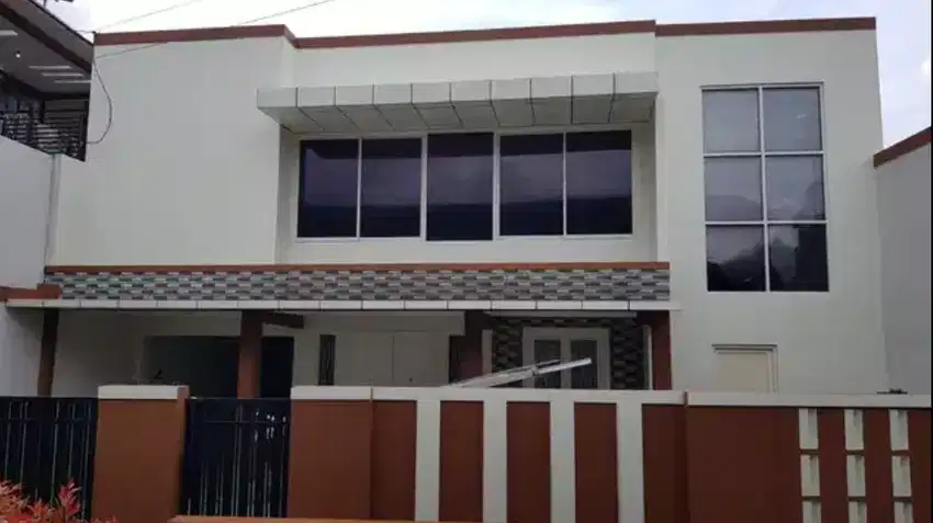 Rumah 2 Lt Jl. Panda Timur dekat Kelurahan Palebon