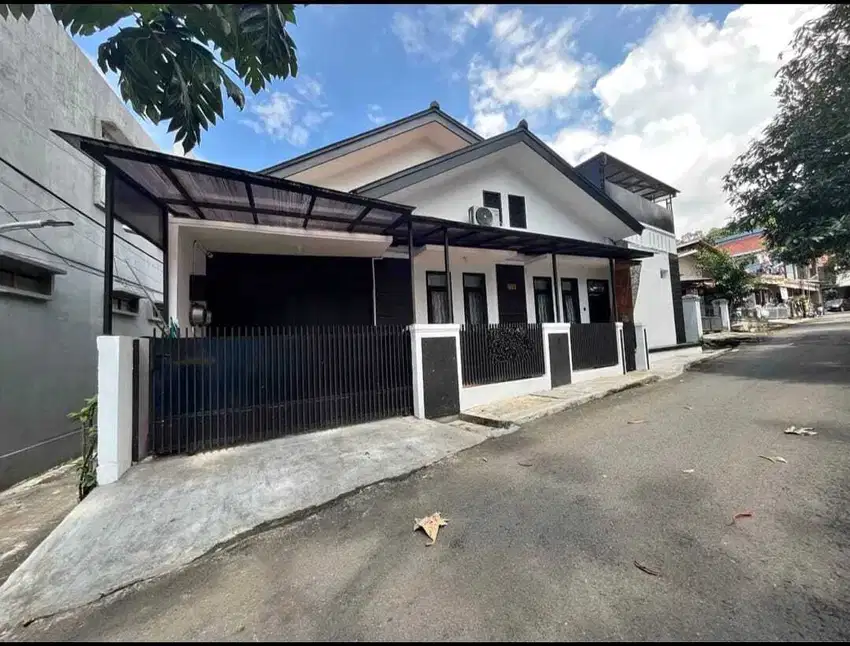 Jarang ada rumah harga 1,35m di tengah kota Cikutra Bandung