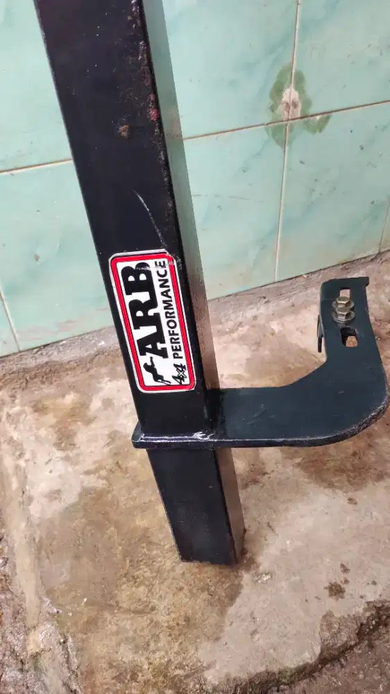 Towing belakang, tow bar atau hitch bar Avanza