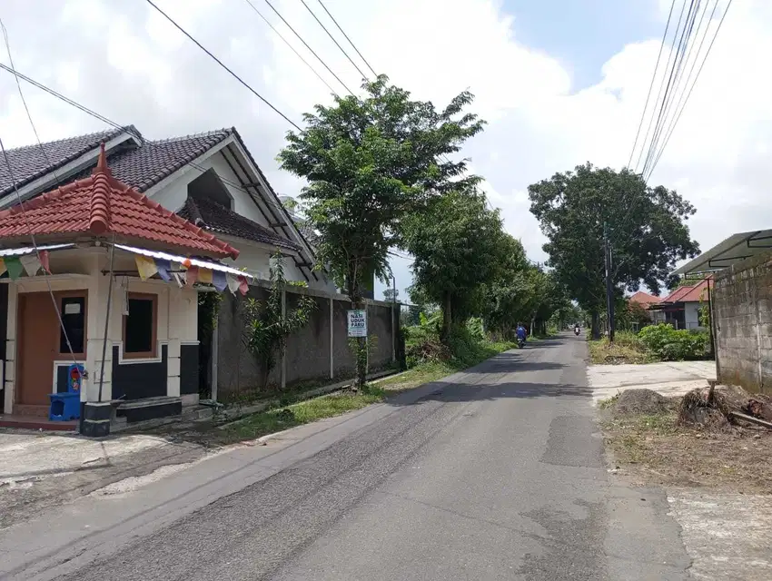 Tanah Hook dekat UGM di jl kaliurang km 9 , SHM P ready Nego