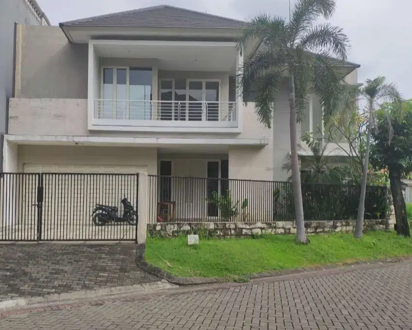 Graha Family Club House Golf Area