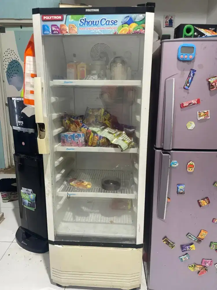 Showcase merk polytron ukuran besar