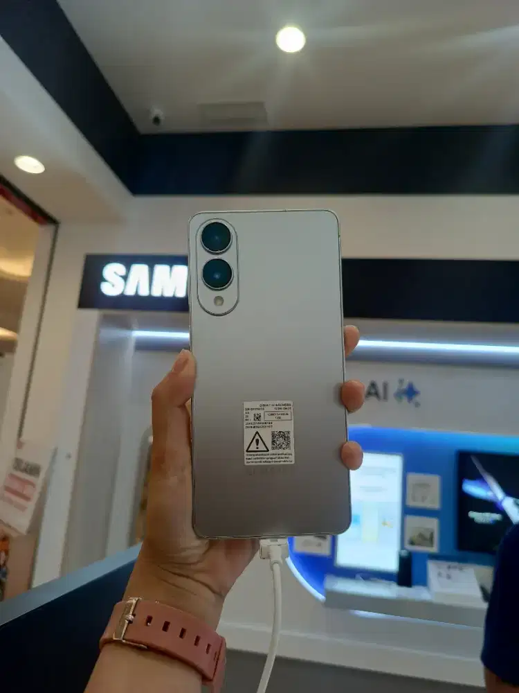 SAMSUNG S25 EDGE 256GB