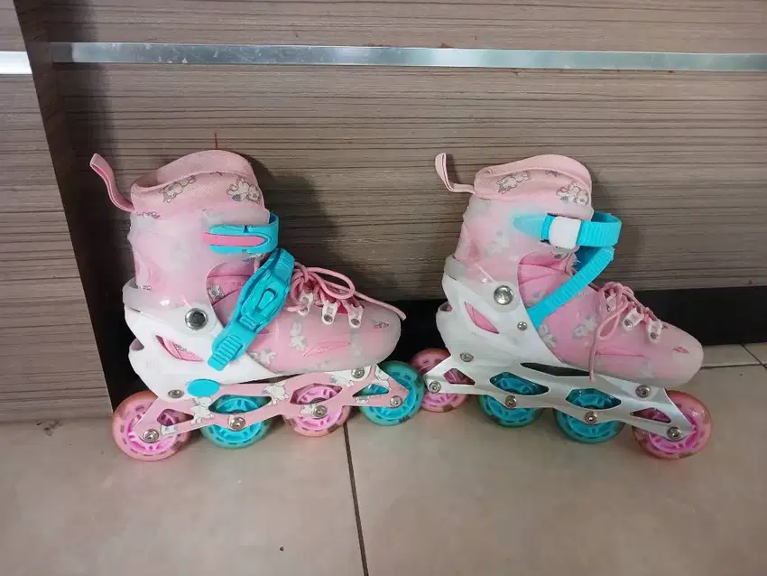 Sepatu Roda inline skate Anak Roda Menyala 4-12 tahun