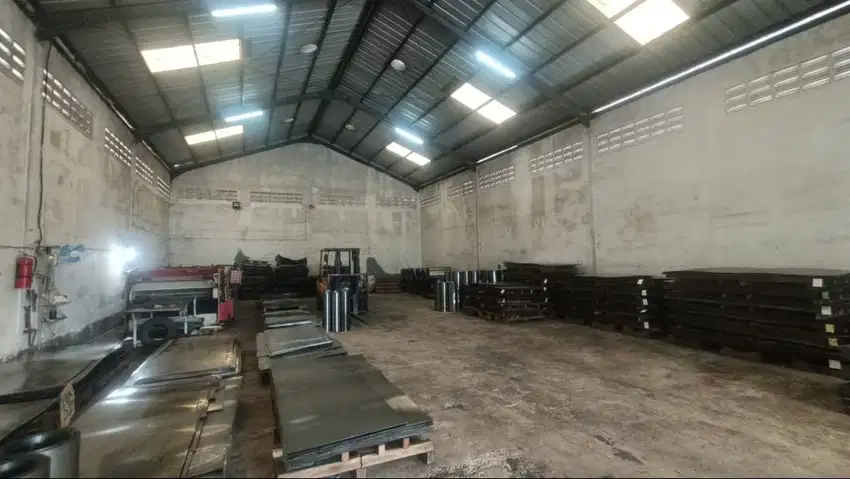 Dijual gudang di pinggir jalan di Mustika Sari Mustika Jaya, Bekasi