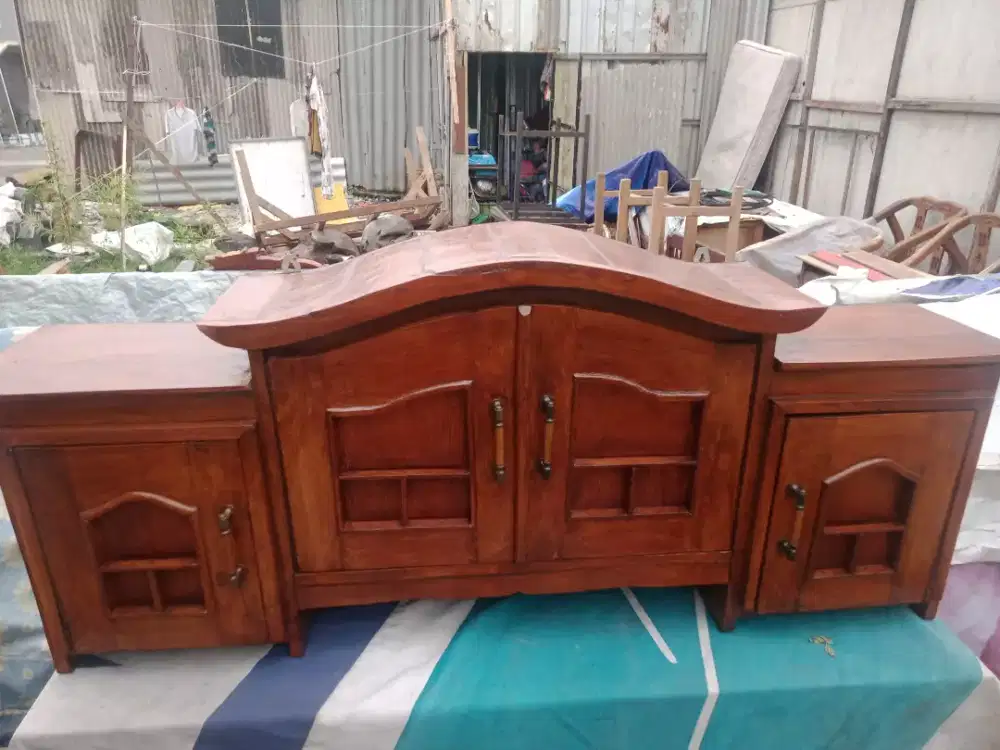 Almari dapur dari kayu jati