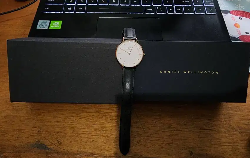 daniel Wellington Ori Preloved Wanita 32mm - Kondisi mulus