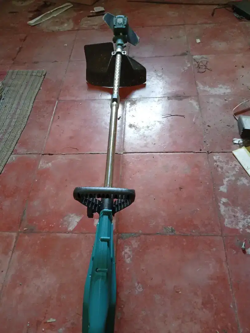 Mesin Potong Rumput Modern M45