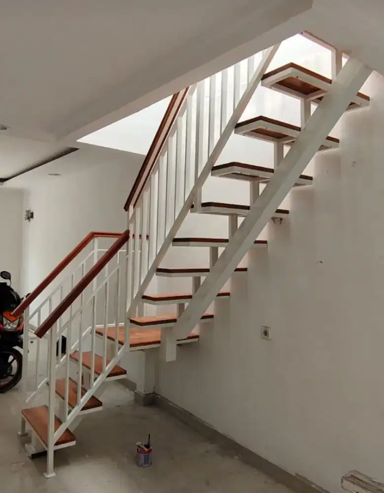 tangga besi rebah tangga alas kayu