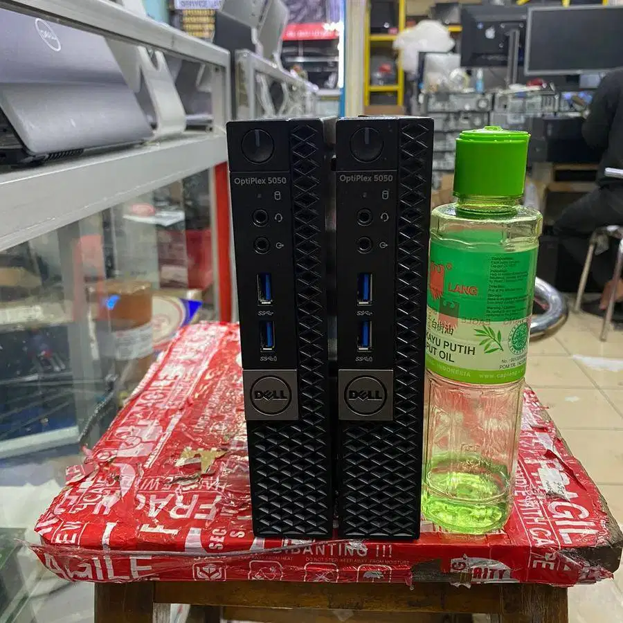 Mini Dell 5050 Core i7 gen 7 RAM 4 HDD 500GB D-SBR4