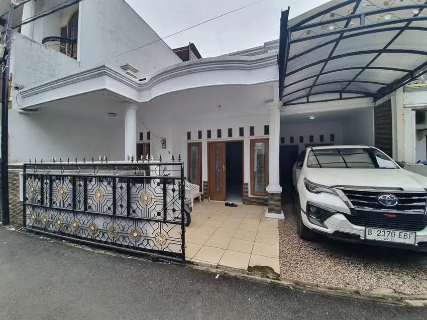 Di jual cepat rumah secondary di dlm komplek perbatasan Cibubur