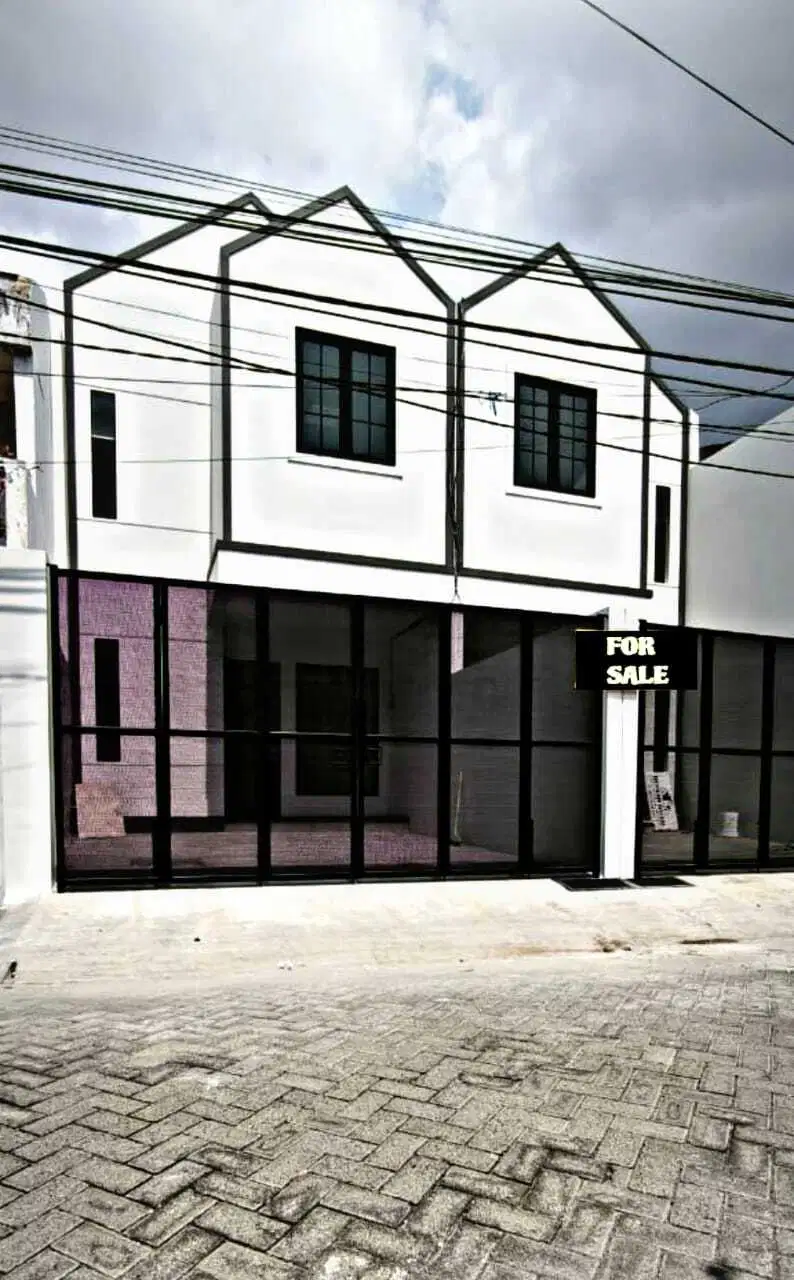 Rumah 2 lantai dijual siap huni lokasi di karang empat tambaksari