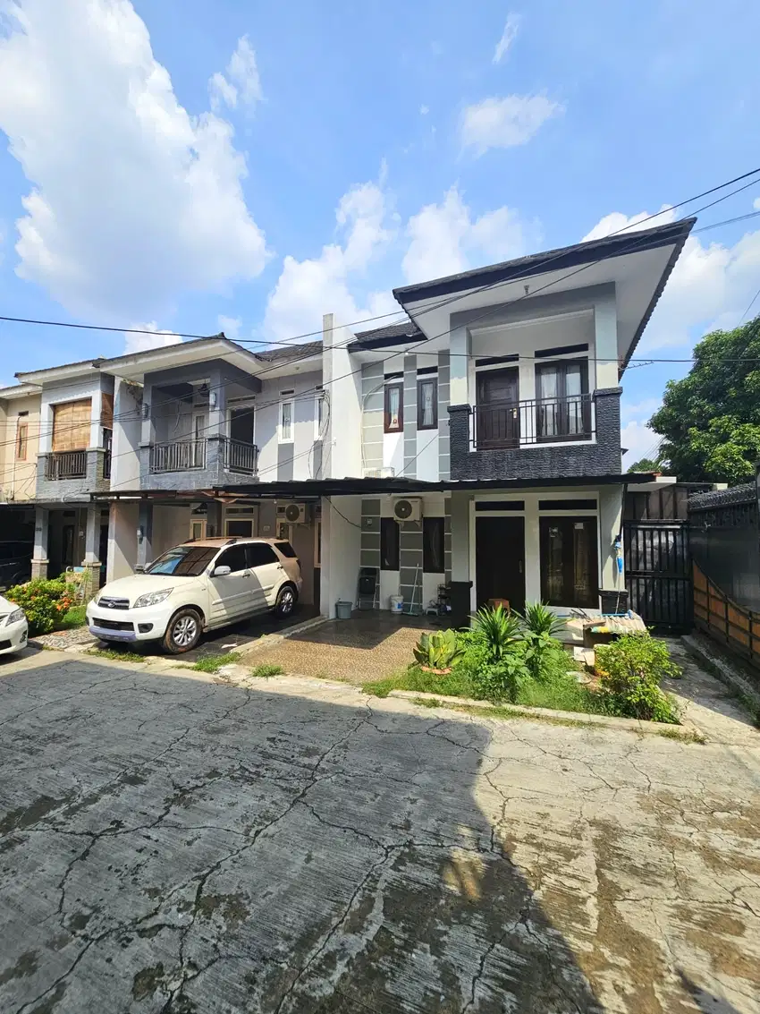 Dekat Stasiun KAI, Dalam Townhouse - Rumah DIjual Lenteng Agung. NEGO