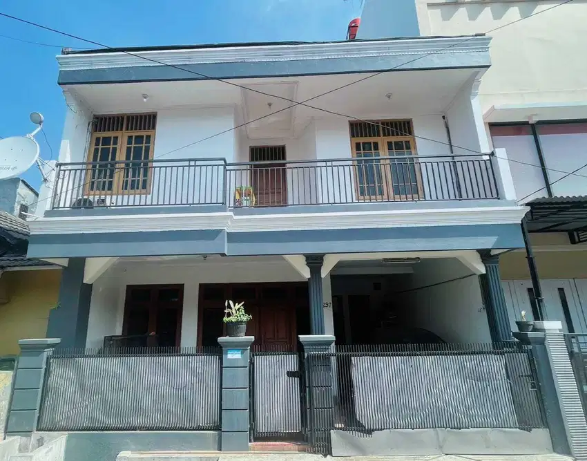 Dijual Rumah 2 lantai full bangunan di Galaxy Bekasi Selatan