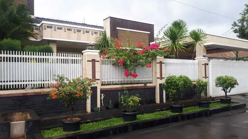 Rumah Komplek pertamina ujung menteng jakarta Timur dekat tol pulogeba