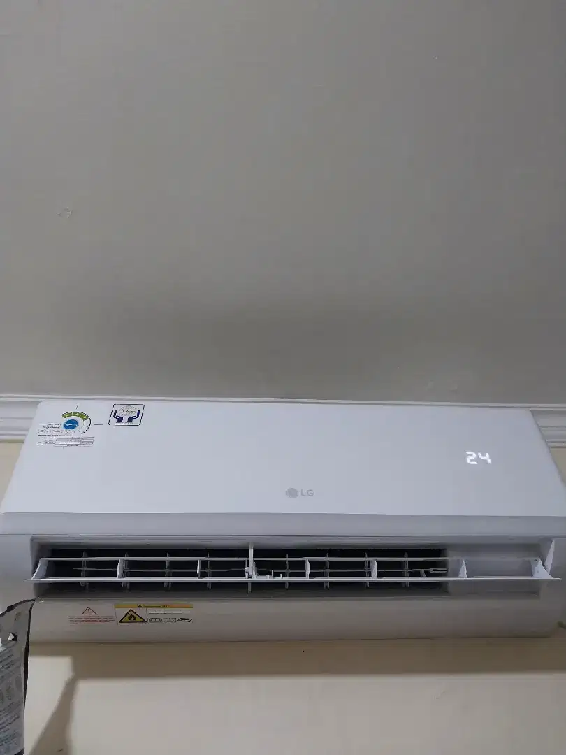 Dijual cepat Ac merek LG 1/2 pk