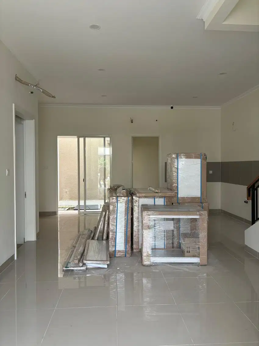 Rumah Premium 2 Lantai Hadap Barat Daya Turun Harga di Gading Serpong