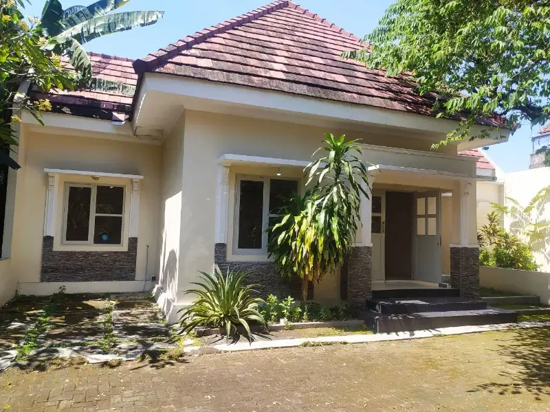 Rumah cantik di perumahan cluster panularan Laweyan solo