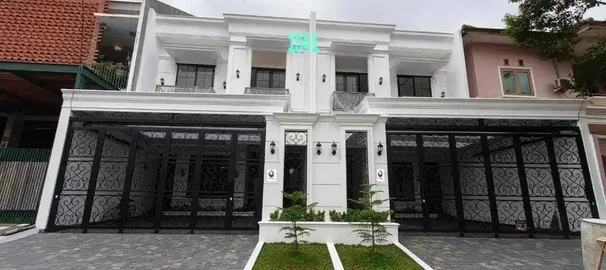 Dijual rumah mewah megah siaphuni di Komplek Billymoon Jakarta Timur