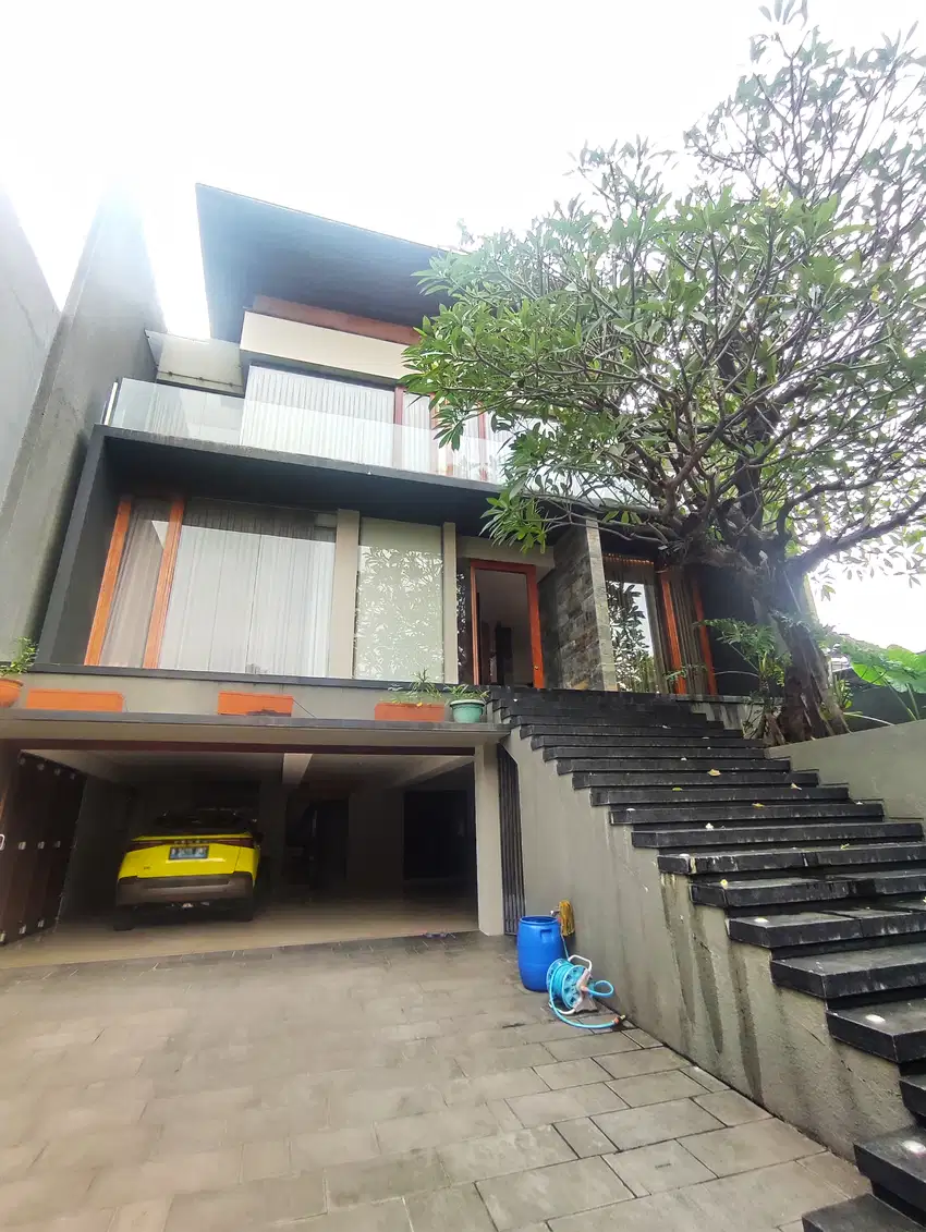 Rumah Furnished Eksklusif Puri Indah, Jakarta Barat, Luas 1000 m²