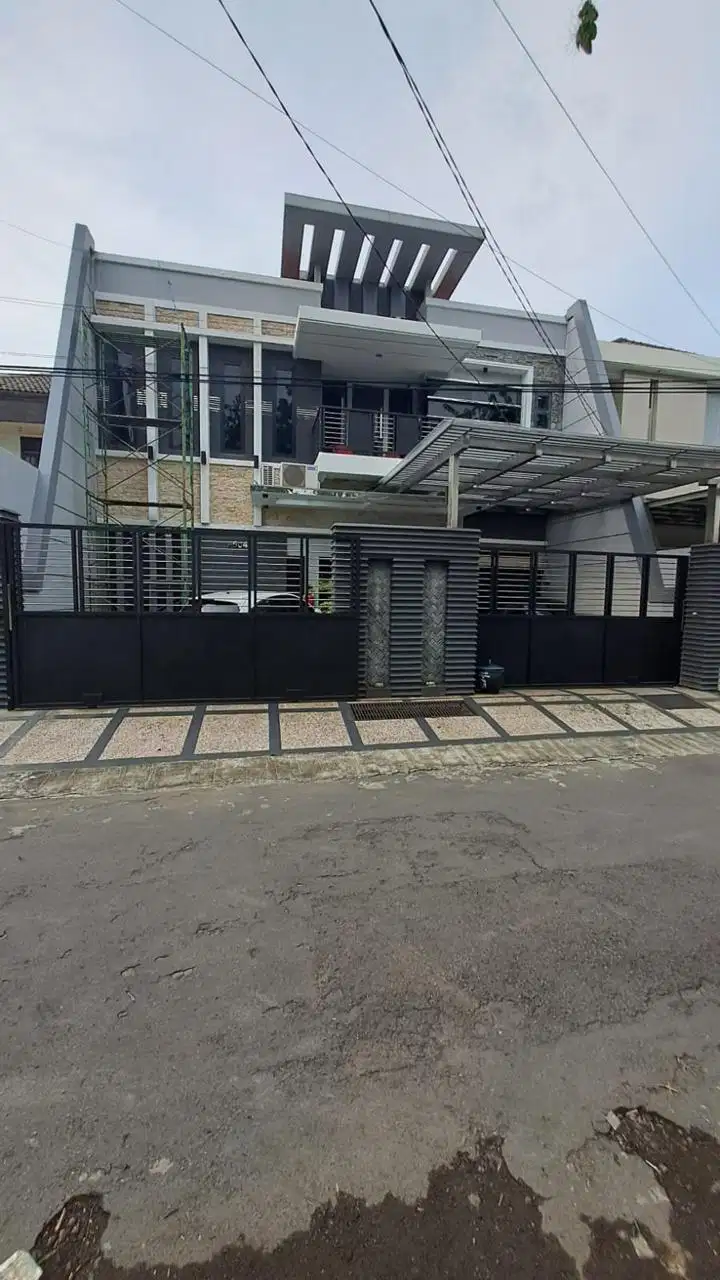 LDP 0092 Dijual Rumah Mewah Kawasan Elit Kertajaya Indah Surabaya